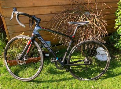 Giant Defy Advanced Pro 2 Road Bike