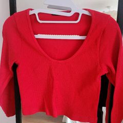 Red crop top, ribbed, size M-L