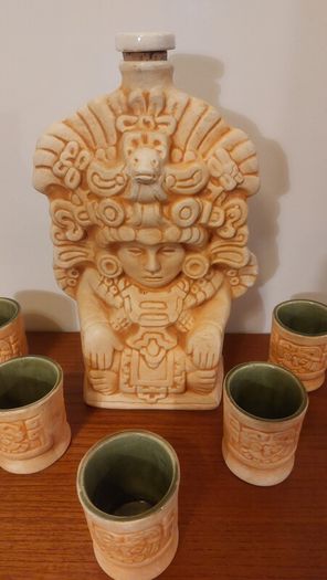 Fabulous Rare Collectable Vintage Aztec/Mayan/Mexican Ceramic Decanter and Five Matching Ceramic Shot Glasses in Excellent Condition - Perfect for a Home Bar or Man Cave, Bring on the Tequila!!!