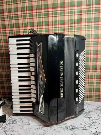 piano accordion Delicia Cassotto 2+2 LMMH