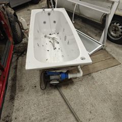 Jacuzzi bath