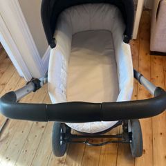 i candy apple 2 pear bassinet and seat frame.
