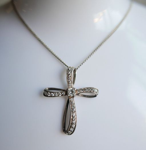 Vintage Sterling Silver  Rhinestone Curved Cross Necklace length 18" - 4,5g