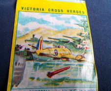 Victoria Cross Heroes Wax Gum Wrapper - Yellow Border.