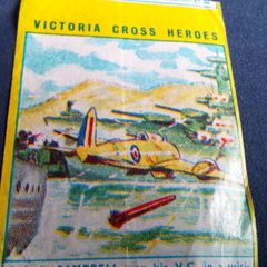 Victoria Cross Heroes Wax Gum Wrapper - Yellow Border.