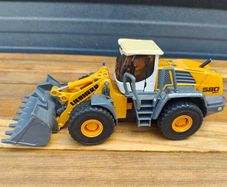 SIKU 3533 Liebherr R580 Wheel Loader - 1 50