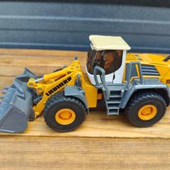 SIKU 3533 Liebherr R580 Wheel Loader - 1 50