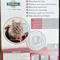 Microchip cat flap