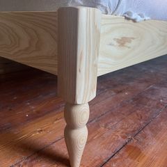 Turned Spindle Leg Platform Bed Ash