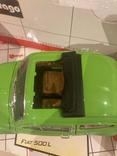 Fiat 500 L 1/16 Burago