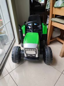 Electric tractor