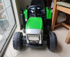 Electric tractor