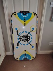 Foldable hockey table