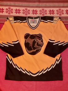 CCM Mens NHL Boston Bruins Pooh Bear Jersey Vintage