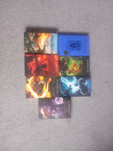 Harry Potter books x7