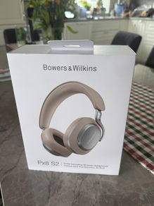 Bowers & Wilkins Px8 S2