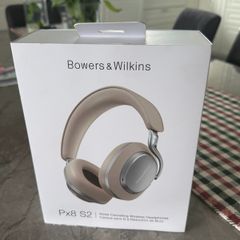 Bowers & Wilkins Px8 S2