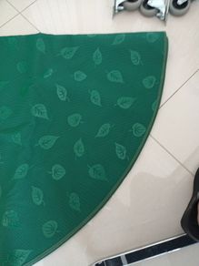 Circular rain resistant garden table cloth