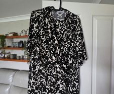David Nieper suit size 22