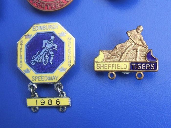 MOTORCYCLE SPEEDWAY (racing sports) - a selection of scarce vintage Speedway Supporters' badges (1930's to 1980's)