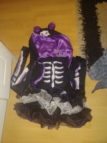 costume
