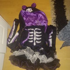 costume
