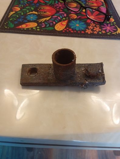 Metal gate hinge and mounting bracket