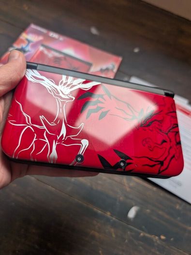 Nintendo 3DS XL - Pokemon Red Xerneas Yveltal Edition Console