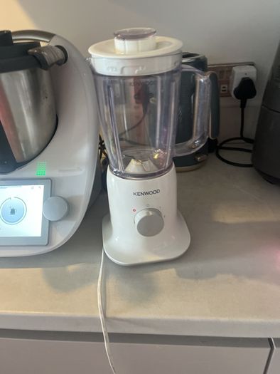 kenwood   Juicer