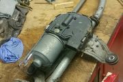 Volkswagen Passat wiper motor linkage