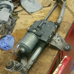 Volkswagen Passat wiper motor linkage