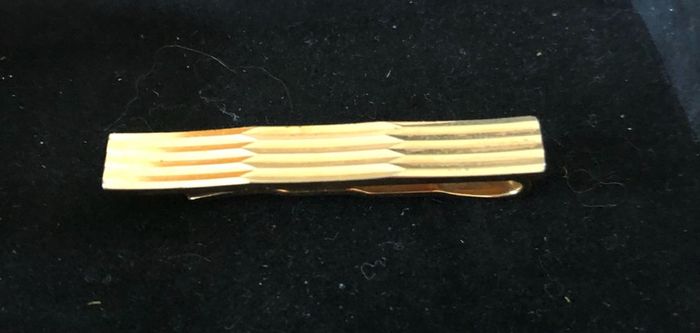tie pin