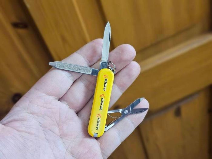 Victorinox Classic Sd 58mm Swiss Army Knife Swiss Post Issued Collectable