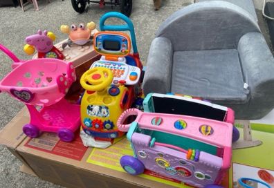 Kids Bundle - Free to take away - must collect today