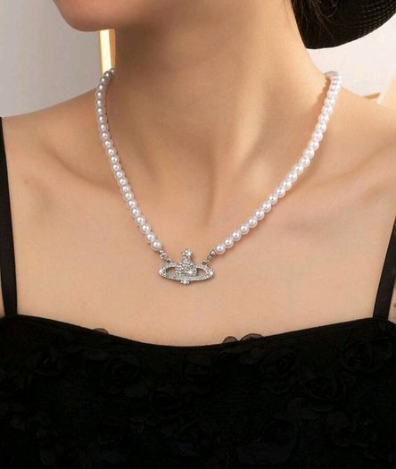 Planet Shaped pearl necklace