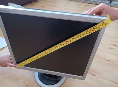 17 Inch Computer Monitor