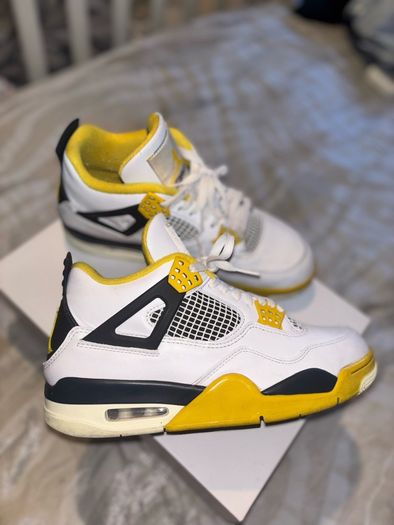 Jordan 4
