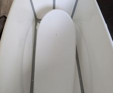 Stoke Baby Bath with newborn insert