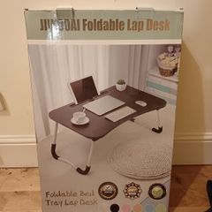 Foldable lap table