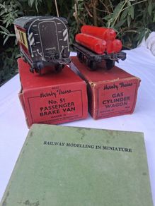 Hornby Gauge O Passenger Brake Van,Cylinder abd Book