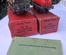 Hornby Gauge O Passenger Brake Van,Cylinder abd Book