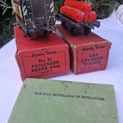 Hornby Gauge O Passenger Brake Van,Cylinder abd Book