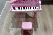 Girls piano and microphone