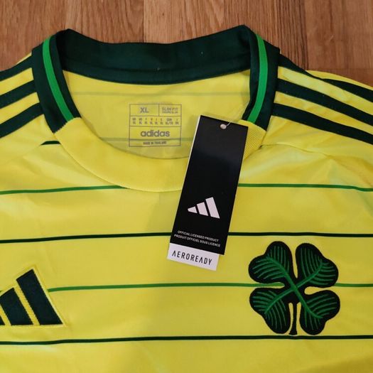 Celtic jersey (XL)