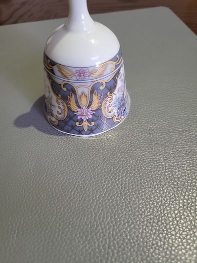 Bell porcelain