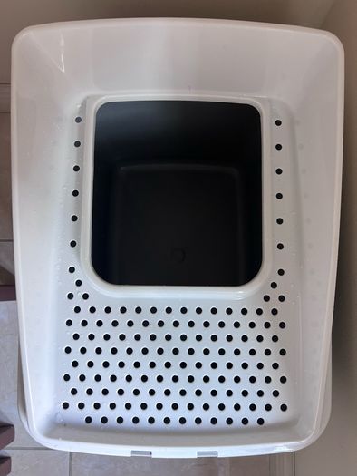 FREe cat litter box