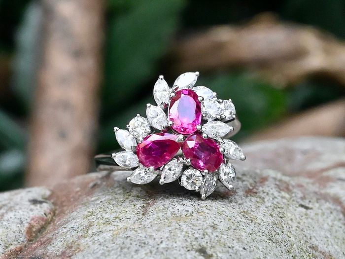 Vintage 1979 Ruby & Diamond Ring - 18ct