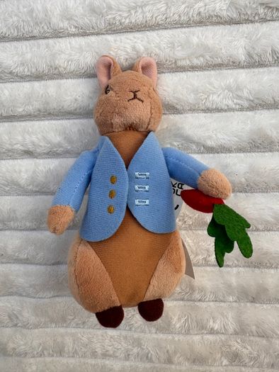 The World Of Beatrix Potter Soft Plush Bunny Peter Rabbit with Carrot approx. 15 cm. Used Please see photos