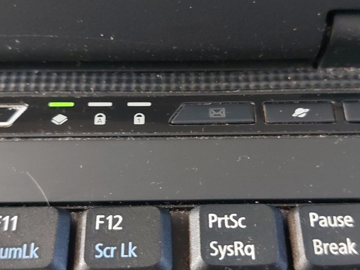Vintage Acer Aspire. 5612 WLMi, Intel Core Duo Processor, CPU T2300, 1.66GHZ, 32 bit,  2GB Ram, Windows 10, Microsoft Edge, Chrome and VCL