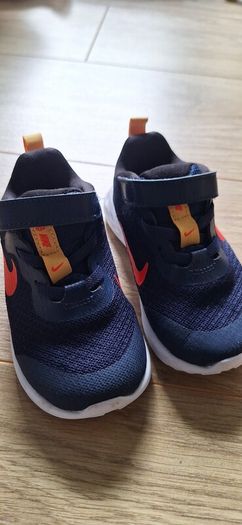 Infant Nike runners